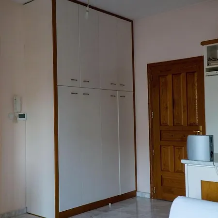 Philoxenia Center Апартаменты *