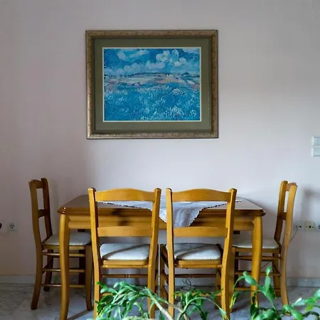 Philoxenia Center Апартаменты Трикала